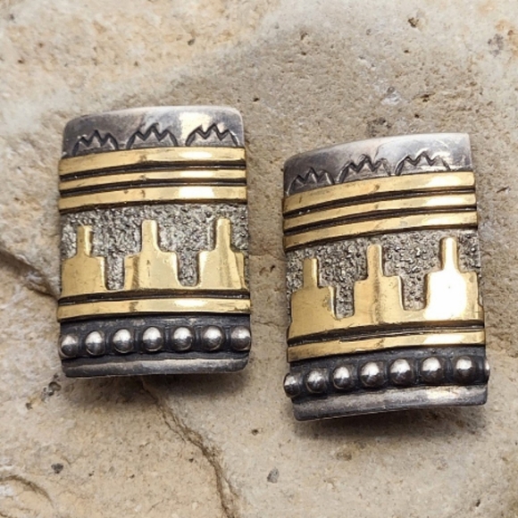 Thomas Tommy Singer Native Sterling Silver Gold Clip On Earrings Signed - Picture 9 of 12